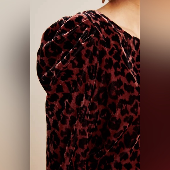 Anthropologie Velvet Leopard Print Long Sleeve Blouse Size Medium - Picture 3 of 6